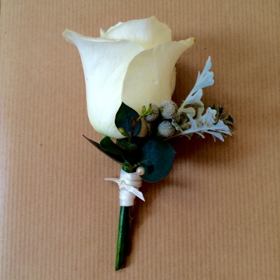 Akito rose buttonhole