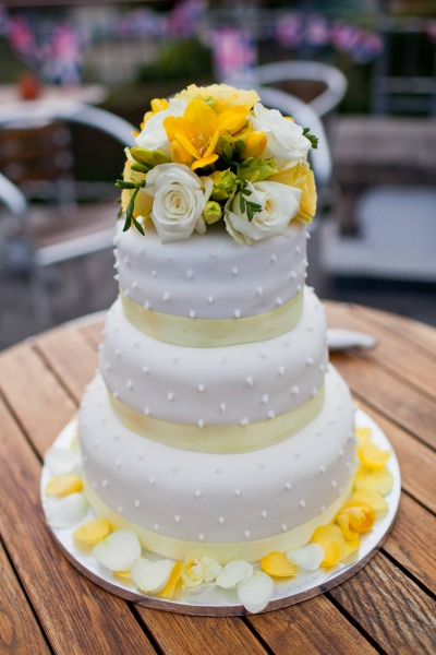 Bright, sunny yellow cake topper